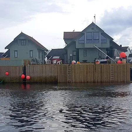 Gjestebrygge * Veiholmen